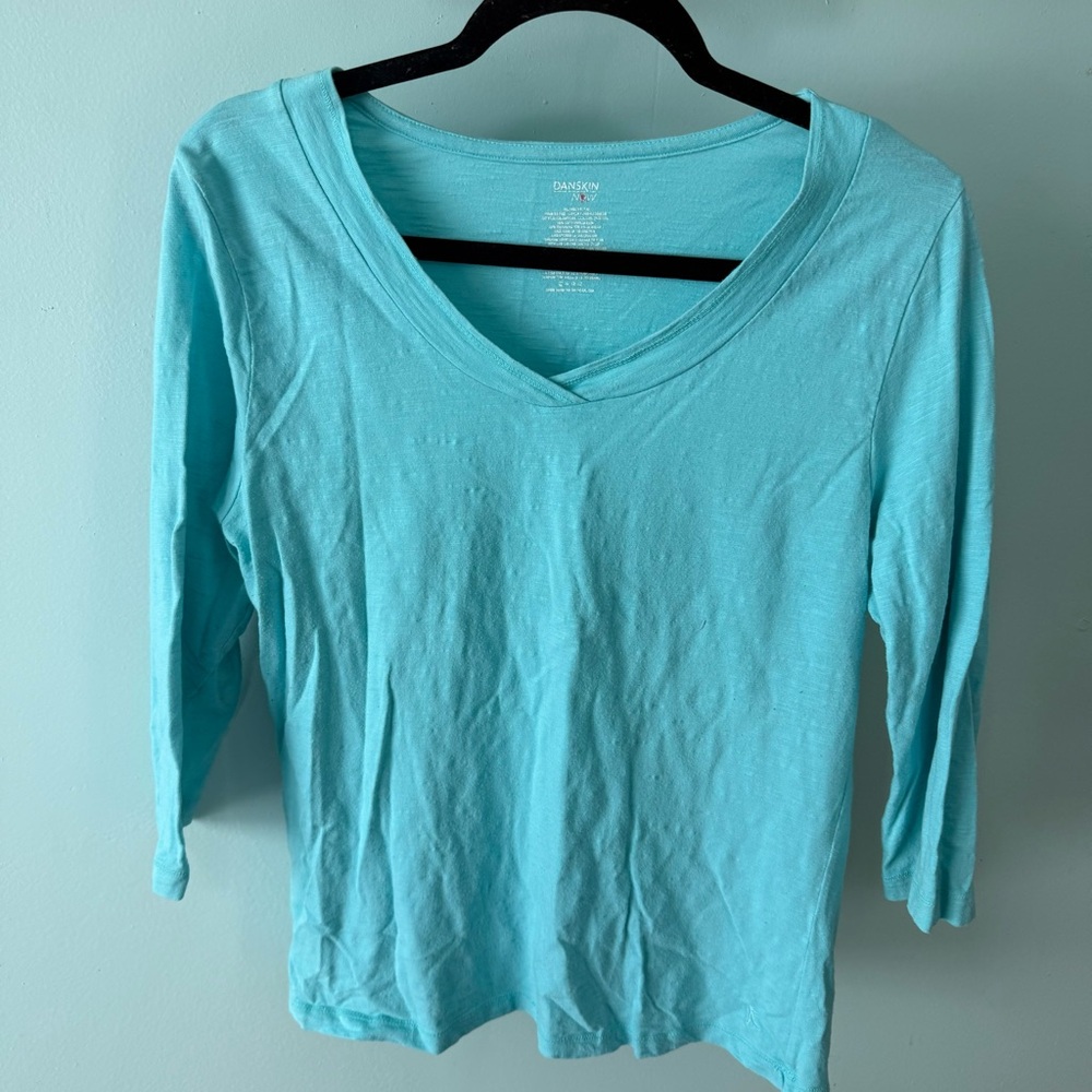 Danskin Women's Aqua V-Neck Top Size Extra Large